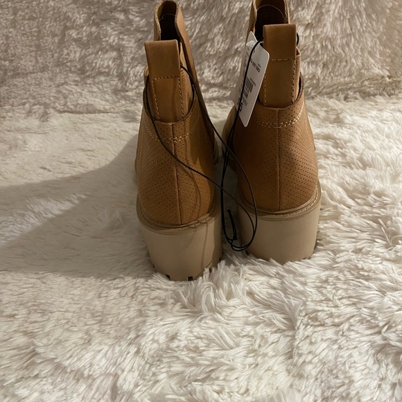 a.n.a Women’s Memory Foam Dante Tan Ankle Boots Size 8.5 Brand New - Picture 3 of 3